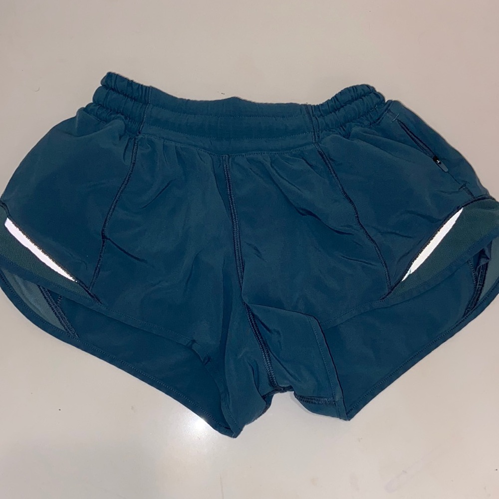 Lululemon Hotty Hot Short 2.5 Size 2 *RARE COLOR*
